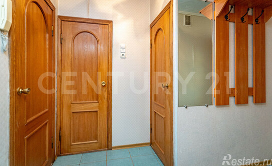 Продажа 1-комн квартиры на вторичном рынке Петергоф г, Юты Бондаровской ул,  д. 17,  к. 2