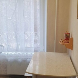 Продажа 3-комн квартиры на вторичном рынке Тепличный пер,  д. 7