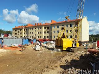 Продажа 2-комн квартиры в новостройке Рощино пгт, Тракторная ул,  д. 15,  к. 2