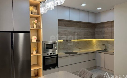 Продажа 4-комн квартиры на вторичном рынке Обуховской обороны пр-кт,  д. 70 к4 с1