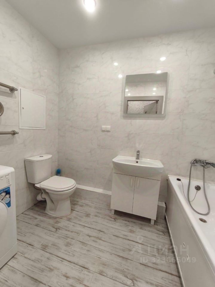 Продажа 3-комн квартиры на вторичном рынке Лопатино пгт, улица Сухановская, 37