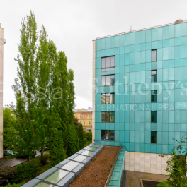 Продажа 5-комн квартиры на вторичном рынке Бутиковский переулок 3