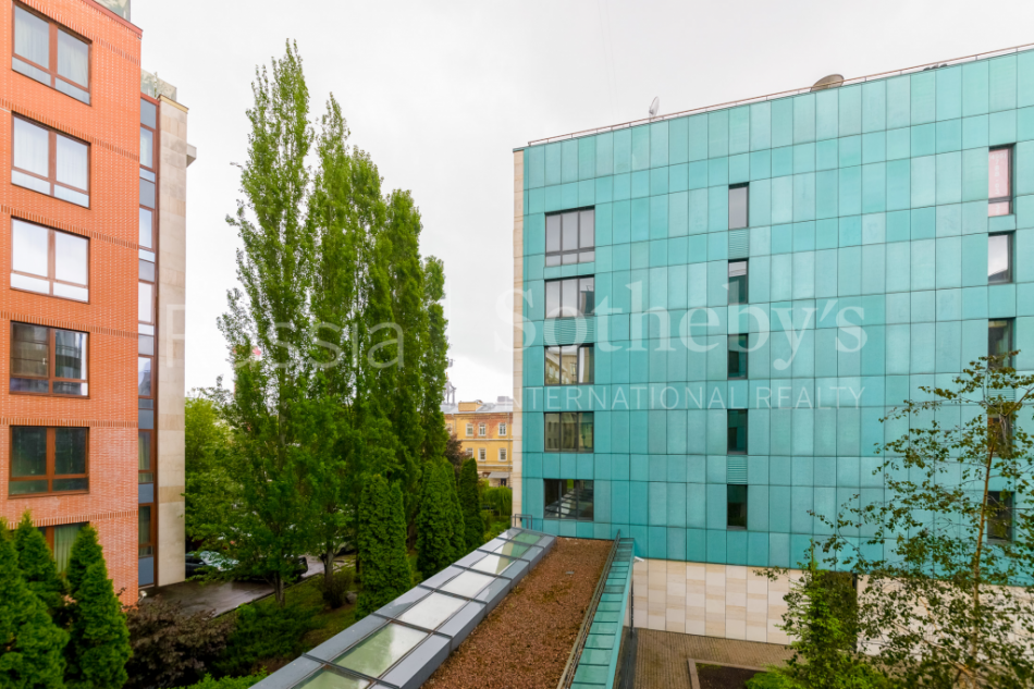 Продажа 5-комн квартиры на вторичном рынке Бутиковский переулок 3