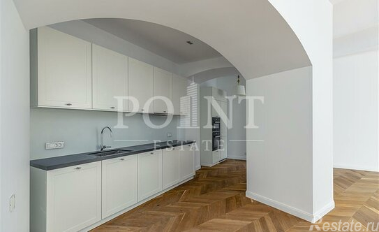 Продажа 2-комн квартиры на вторичном рынке Никольская улица,  д. 10/2 с2Б