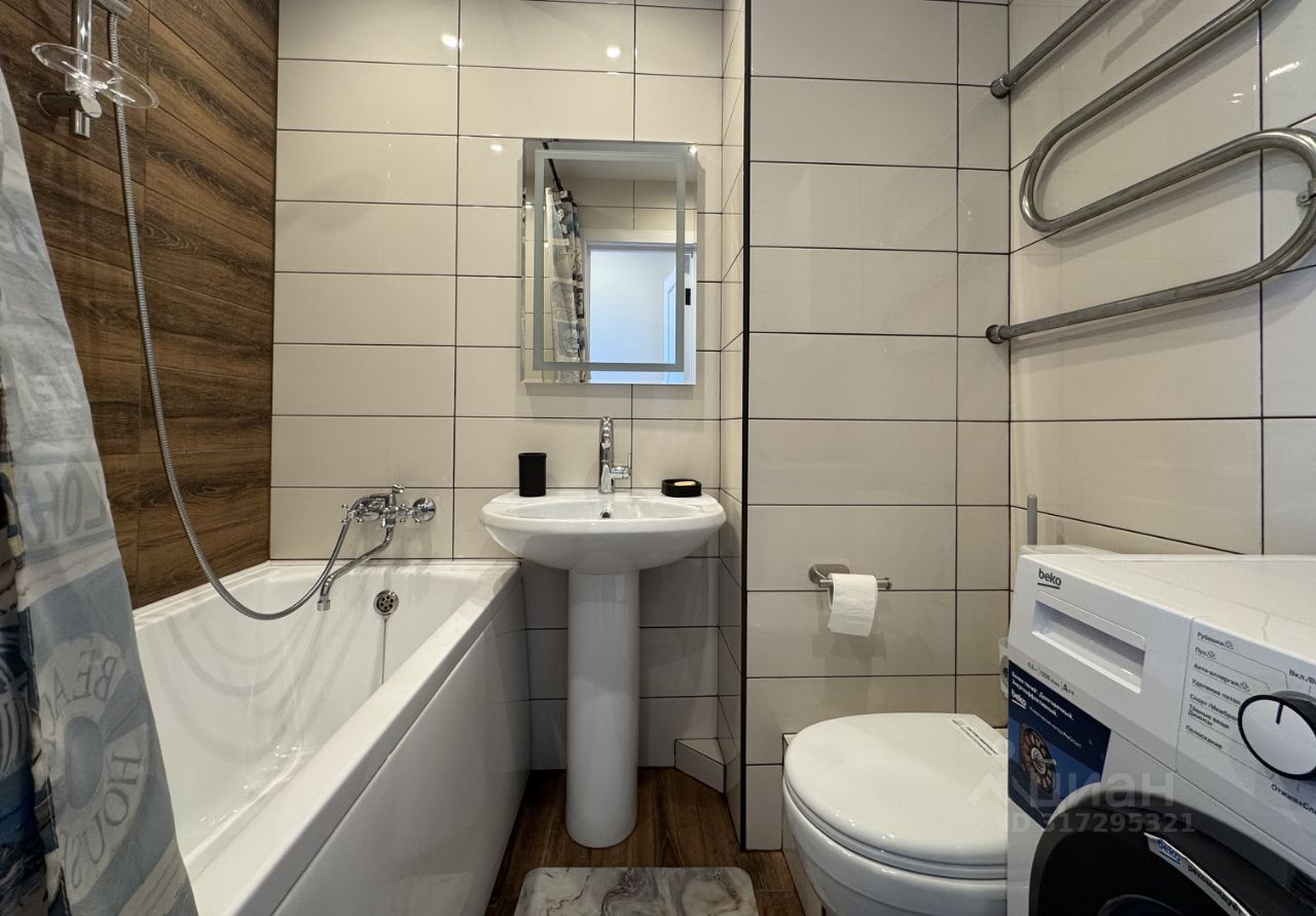 Аренда 2-комн квартиры на вторичном рынке Институтский проспект, 25