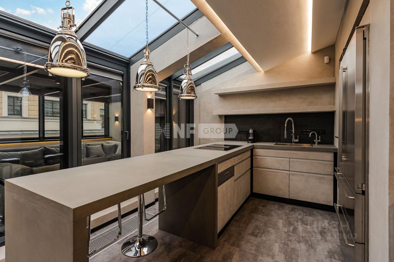 Продажа 3-комн квартиры на вторичном рынке набережная Кутузова, 24