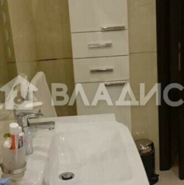 Продажа 4-комн квартиры на вторичном рынке улица Шумкина