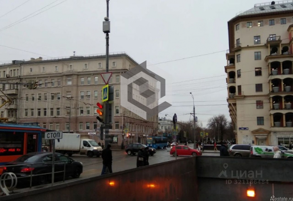 Продажа торгового помещения Мира пр-кт,  д. 44