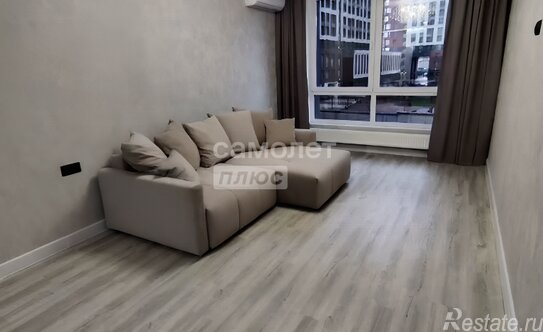 Продажа 2-комн квартиры на вторичном рынке улица Лётчика Осканова