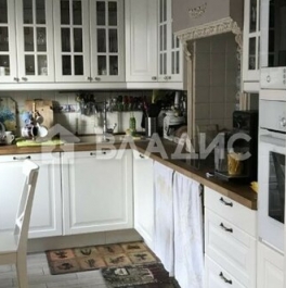 Продажа 4-комн квартиры на вторичном рынке улица Полины Осипенко,  д. 16