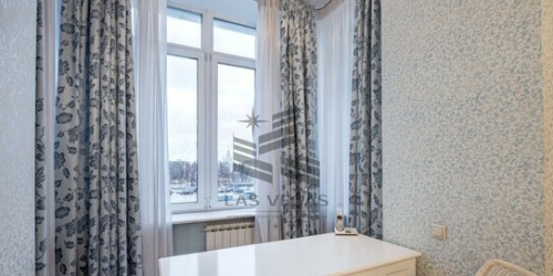 4-комн квартира улица Серафимовича,  д. 2