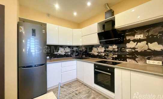 Продажа 1-комн квартиры на вторичном рынке Микрорайон Кутузовский, улица Чистяковой,  д. 14