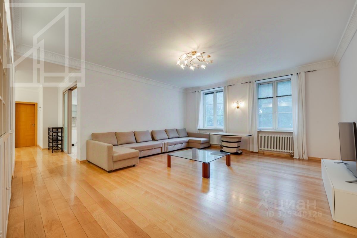 Аренда 4-комн квартиры на вторичном рынке Береговая улица, 8К2