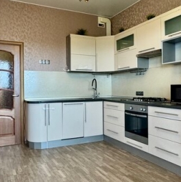 Продажа 1-комн квартиры на вторичном рынке Гатчина г, Хохлова ул,  д. 8