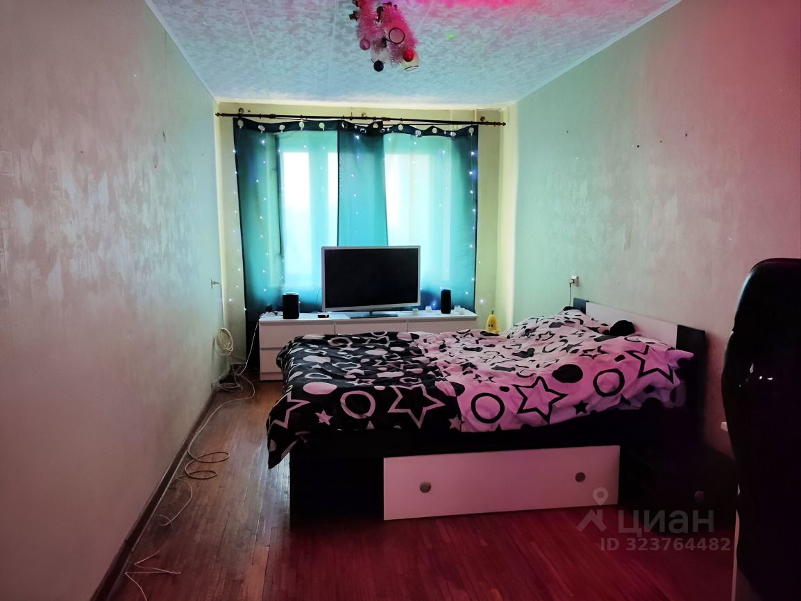 Продажа 3-комн квартиры на вторичном рынке Бухарестская улица, 72к8