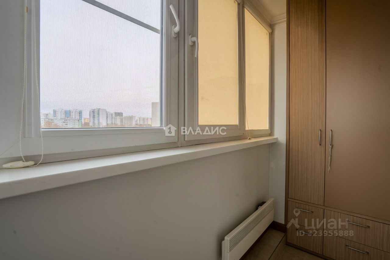 Продажа 3-комн квартиры на вторичном рынке улица Богданова, 42