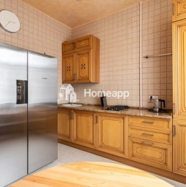 Продажа 1-комн квартиры на вторичном рынке Хомутовский туп,  д. 4к2