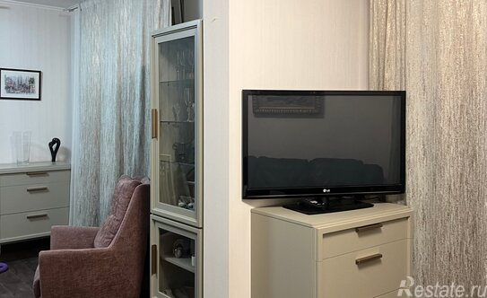 Продажа 2-комн квартиры на вторичном рынке Петровский пр-кт,  д. 24 к3