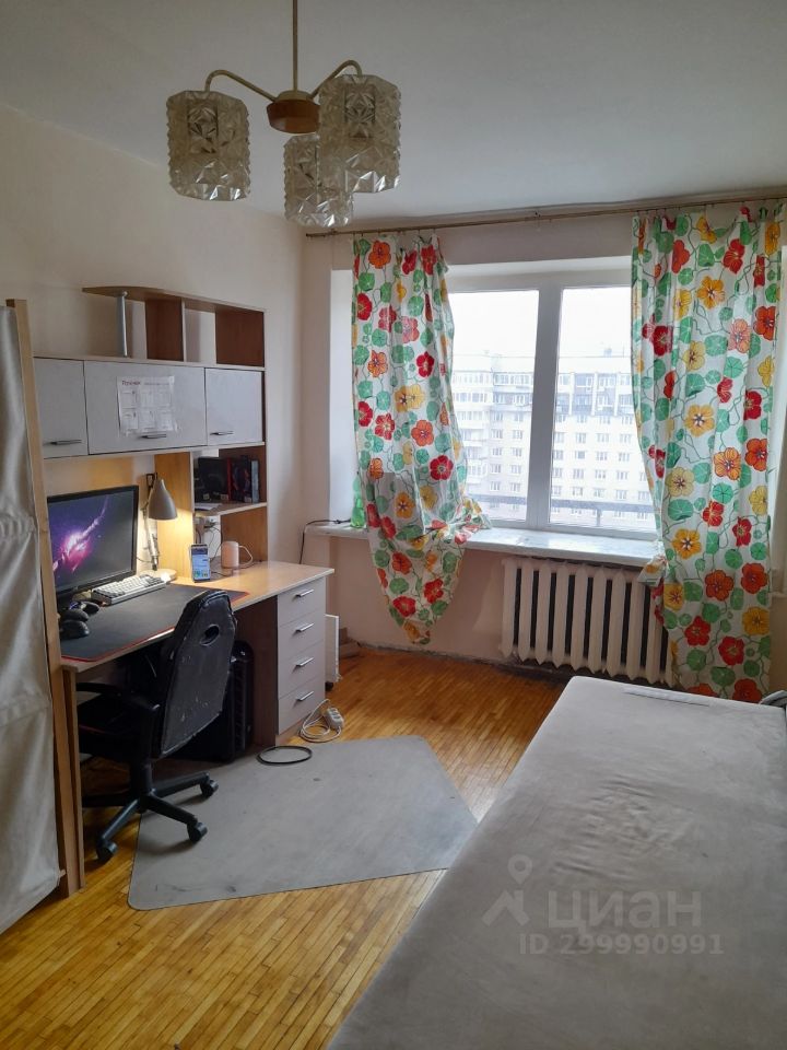 Продажа 4-комн квартиры на вторичном рынке Бухарестская улица, 72К1