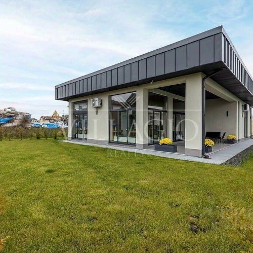 Отдельное здание Истра г, Покровское д, Новорижский б-р,  д. 28