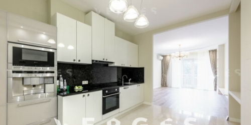 3-комн квартира ул Нежинская,  д. 1,  к. 2