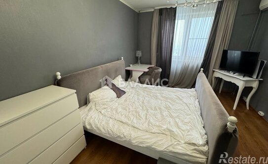 Продажа 1-комн квартиры на вторичном рынке Старобитцевская улица,  д. 17 к3