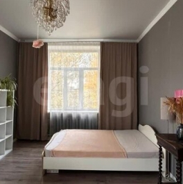 Продажа 2-комн квартиры на вторичном рынке Алтайская улица,  д. 21