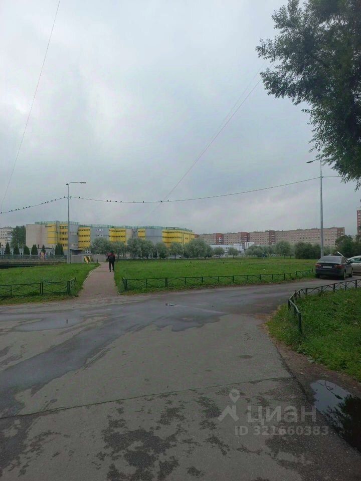 Продажа 2-комн квартиры на вторичном рынке улица Бурцева, 20