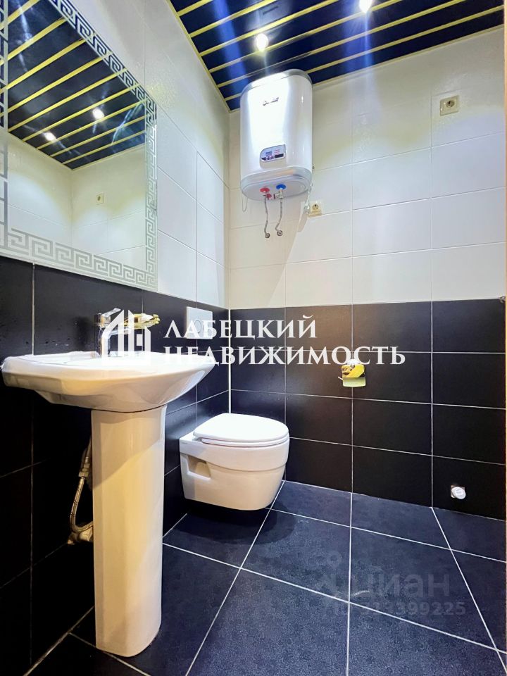 Продажа 2-комн квартиры на вторичном рынке улица Шкапина, 9-11