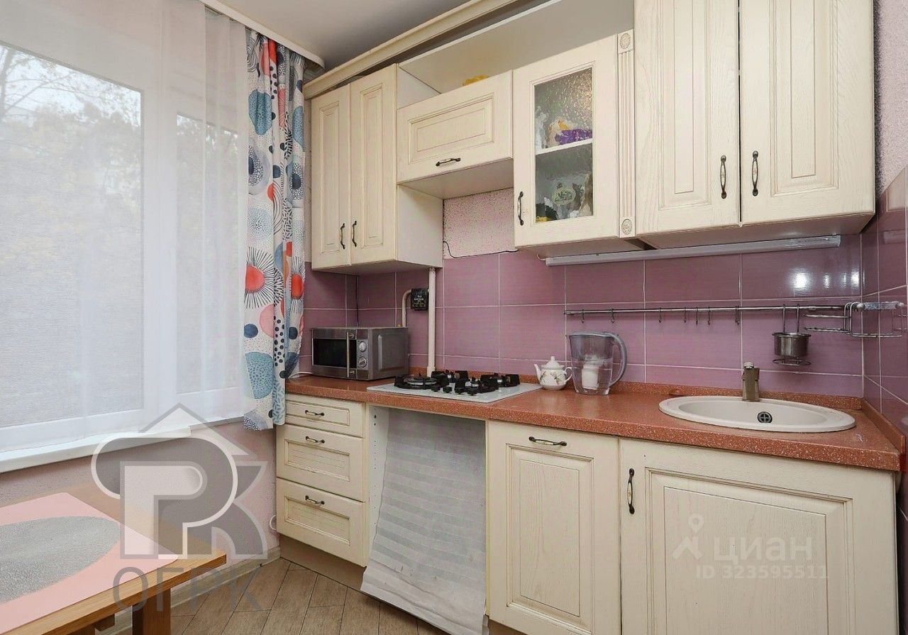 Продажа 2-комн квартиры на вторичном рынке Матвеевская улица, 42К2