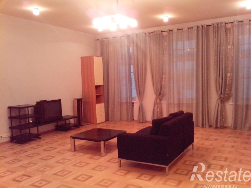 Продажа 3-комн квартиры на вторичном рынке угол между Каменноостровский пр-кт и Графтио ул,  д. 67