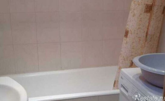 Аренда 2-комн квартиры на вторичном рынке Осенняя улица,  д. 26