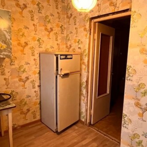 1-комн квартира Тихвин, ул Коммунаров,  д. 18