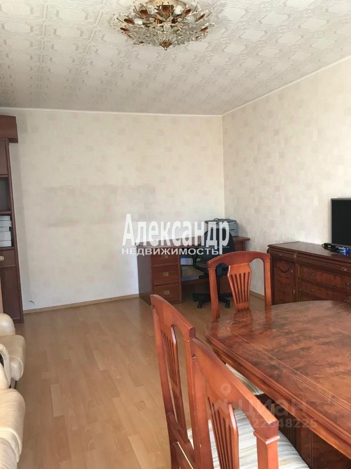 Продажа 2-комн квартиры на вторичном рынке улица Савушкина, 128к1