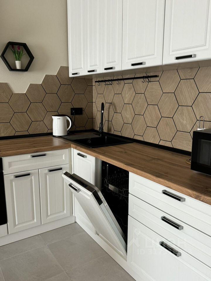 Аренда 1-комн квартиры на вторичном рынке Дрожжино пгт, улица Южная, 3