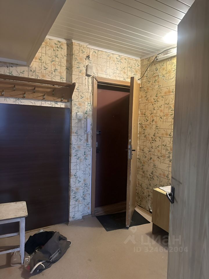 Продажа 3-комн квартиры на вторичном рынке Ломоносов, Владимирская улица, 30