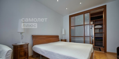 2-комн квартира ул Скаковая,  д. 18