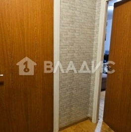 Продажа 2-комн квартиры на вторичном рынке Рабочая улица,  д. 33