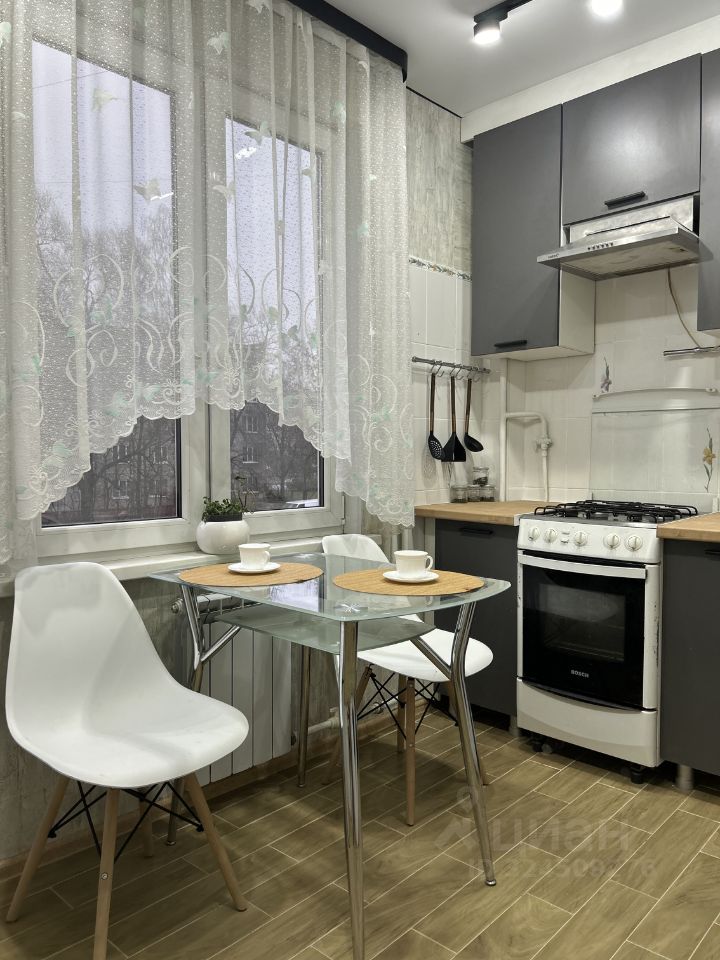 Продажа 2-комн квартиры на вторичном рынке улица Шелгунова, 33