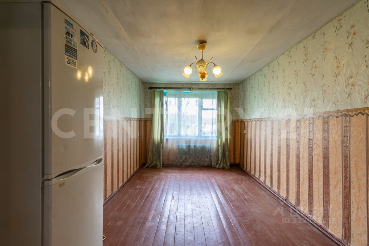 Продажа 3-комн квартиры на вторичном рынке Луга, улица Мелиораторов, 9