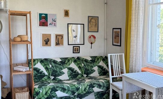 Продажа 3-комн квартиры на вторичном рынке улица Невзоровой,  д. 4