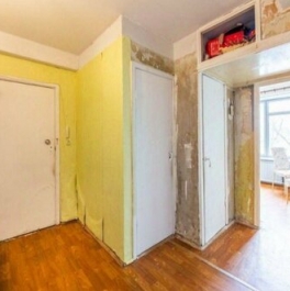 Продажа 2-комн квартиры на вторичном рынке проспект Мечникова,  д. 11