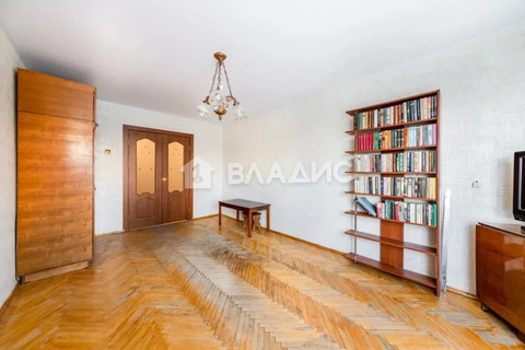 Продажа 1-комн квартиры на вторичном рынке Брестский б-р.,  д. 11/36