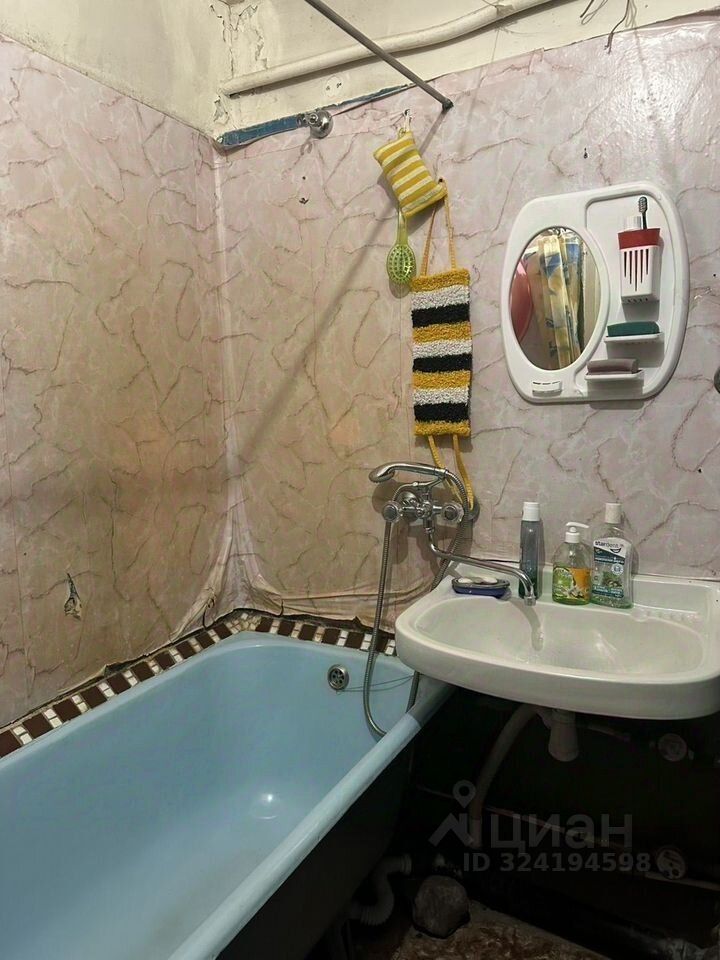 Продажа 2-комн квартиры на вторичном рынке улица Добровольцев, 48