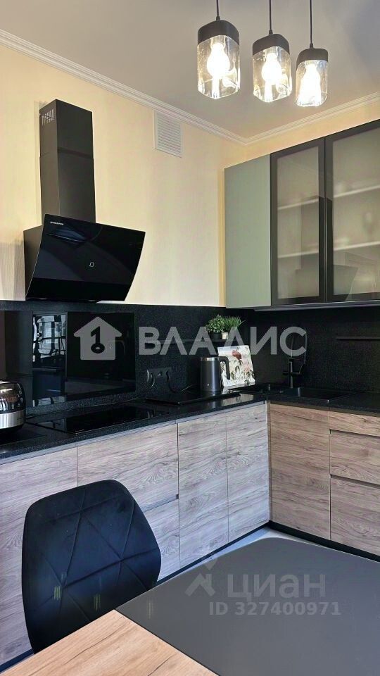 Продажа 3-комн квартиры на вторичном рынке Русаковская улица, 2
