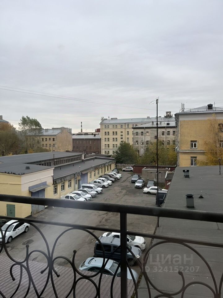 Продажа 2-комн квартиры на вторичном рынке улица Черняховского, 25