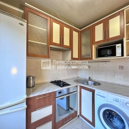 Продажа 2-комн квартиры на вторичном рынке пр-кт Мечникова,  д. 7