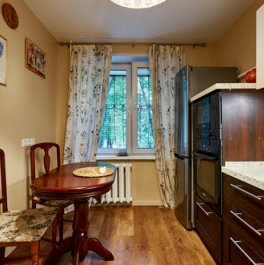 Продажа 2-комн квартиры на вторичном рынке Новощукинская улица,  д. 16