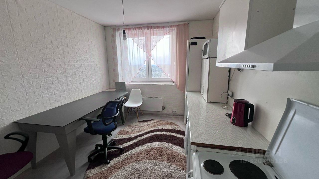 Продажа 3-комн квартиры на вторичном рынке Пироговский мкр, улица Советская, 3А