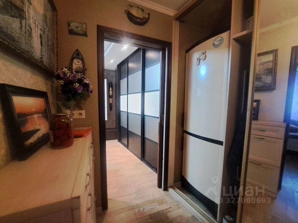 Продажа 2-комн квартиры на вторичном рынке Лесной пгт, улица Титова, 2